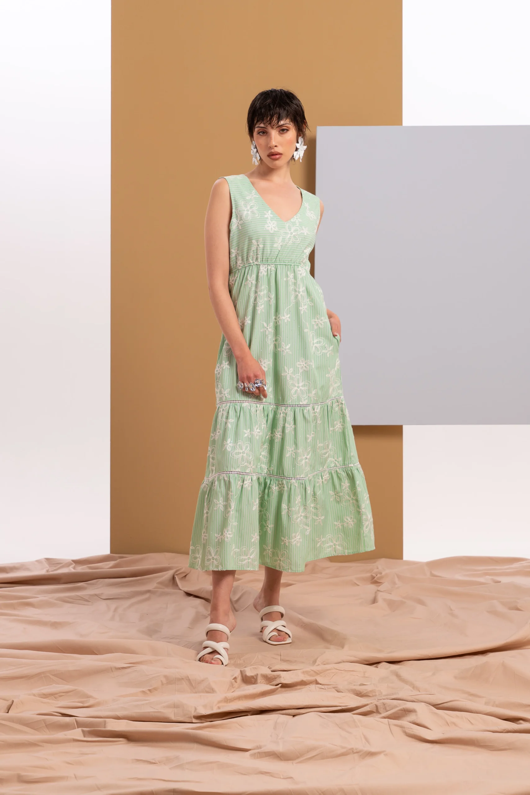124186 Vestido largo mujer menta bordado Z.O.E.