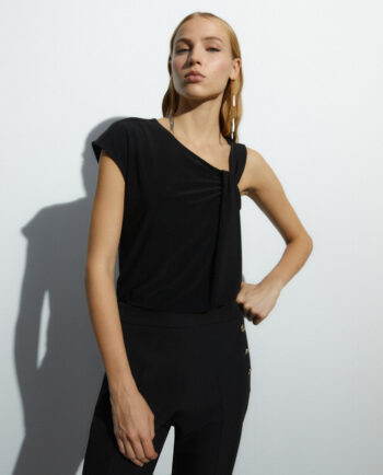 camiseta asimétrica de mujer Andam negra