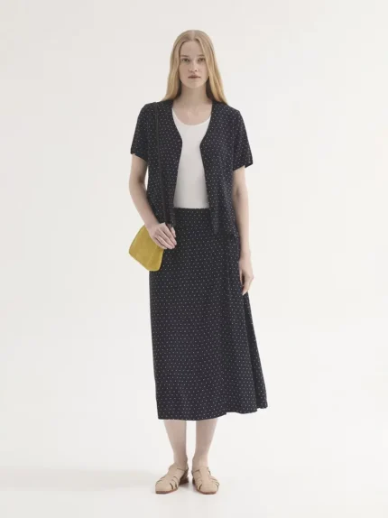 Falda midi mujer estampado Small Dots Nice Things azul marino con lunares pequeños
